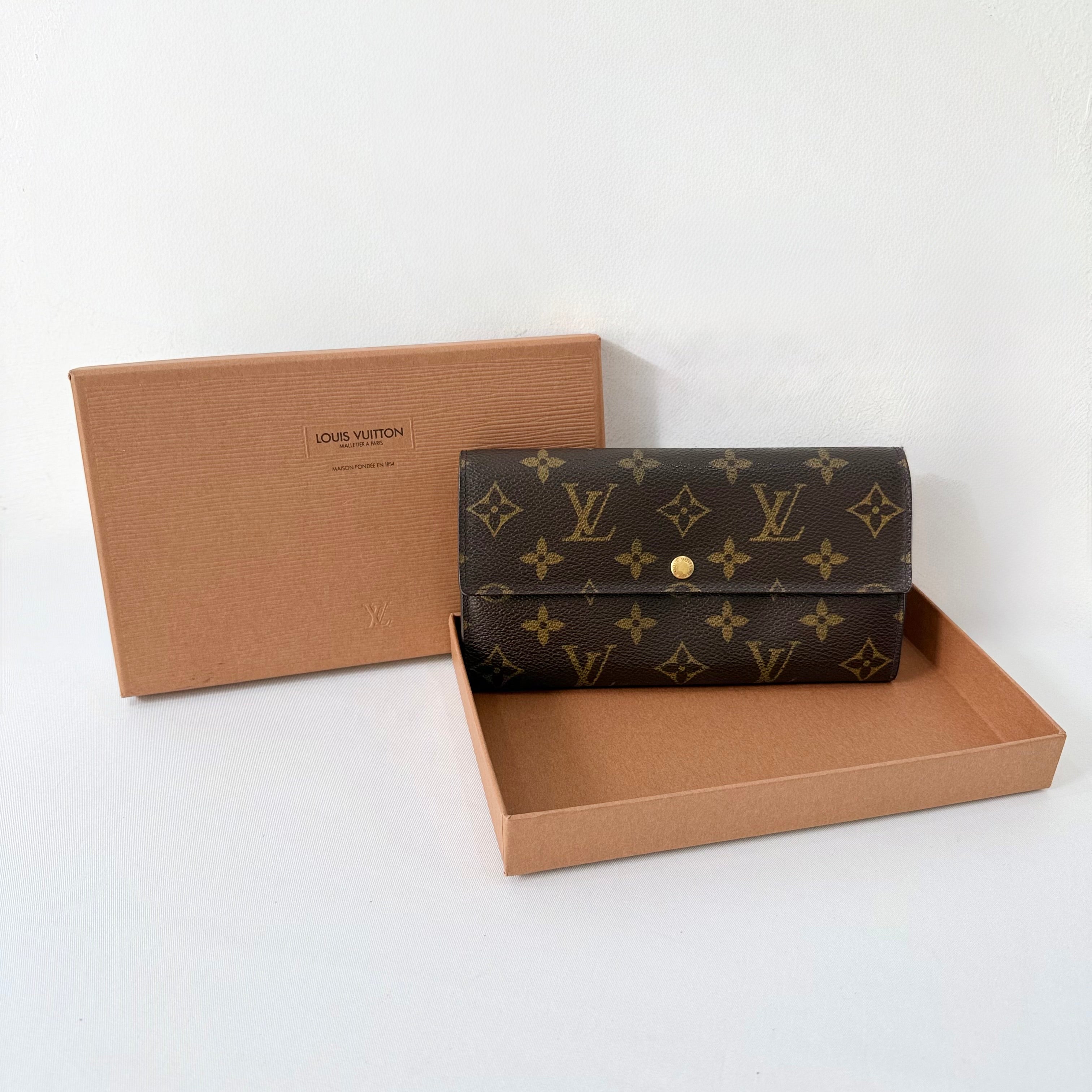 (RESEVRED) Louis Vuitton Sara Monogram Trifold Wallet