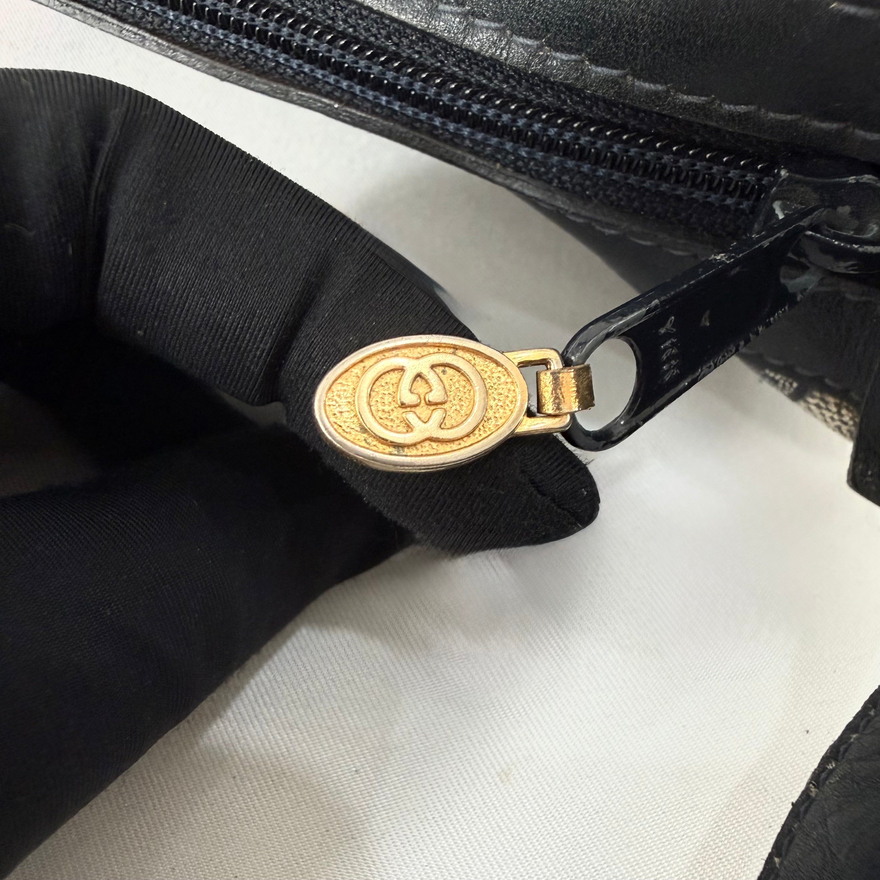 GUCCI GG Supreme Web Sherry Line Shoulder Bag