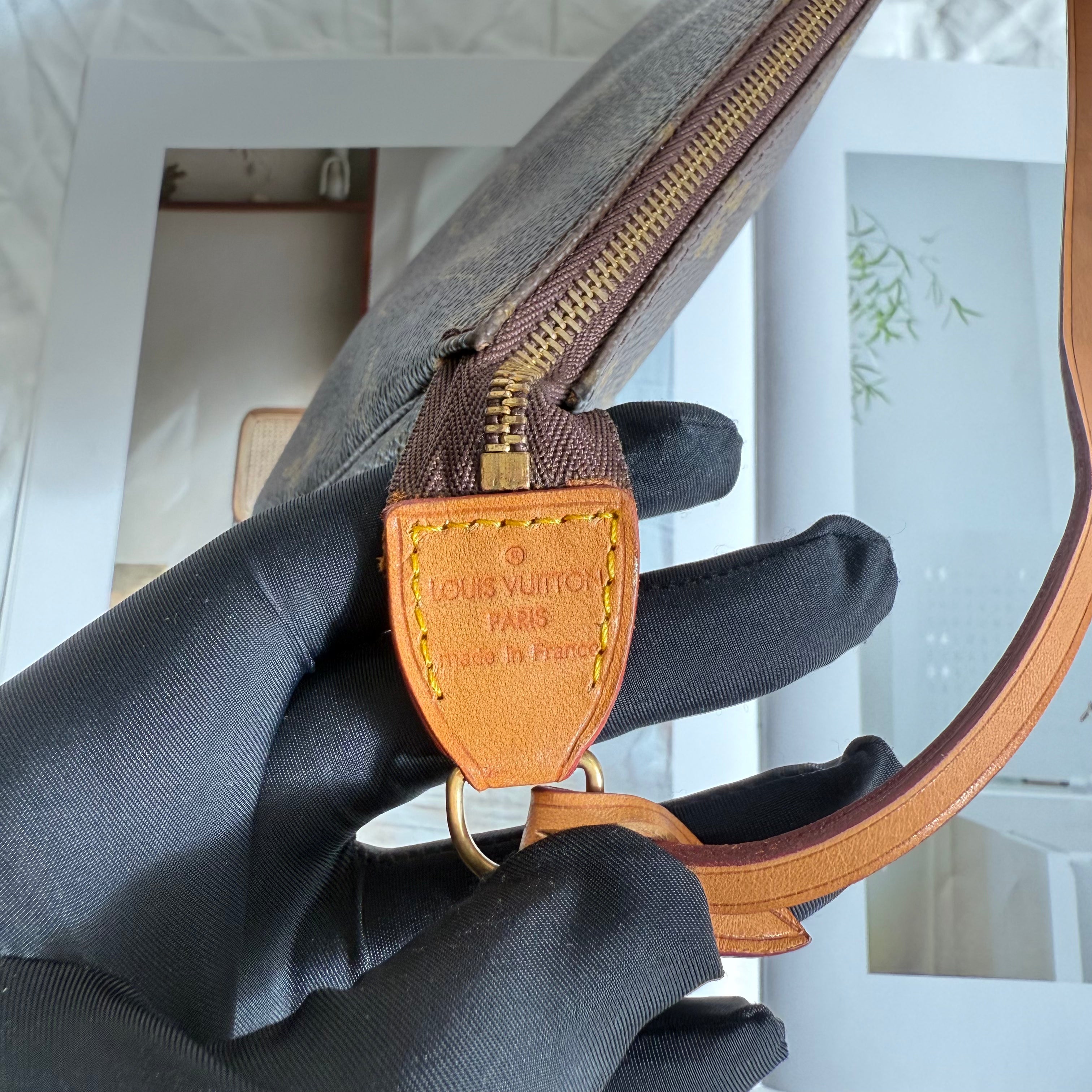 Louis Vuitton Pochette Accessoires Monogram