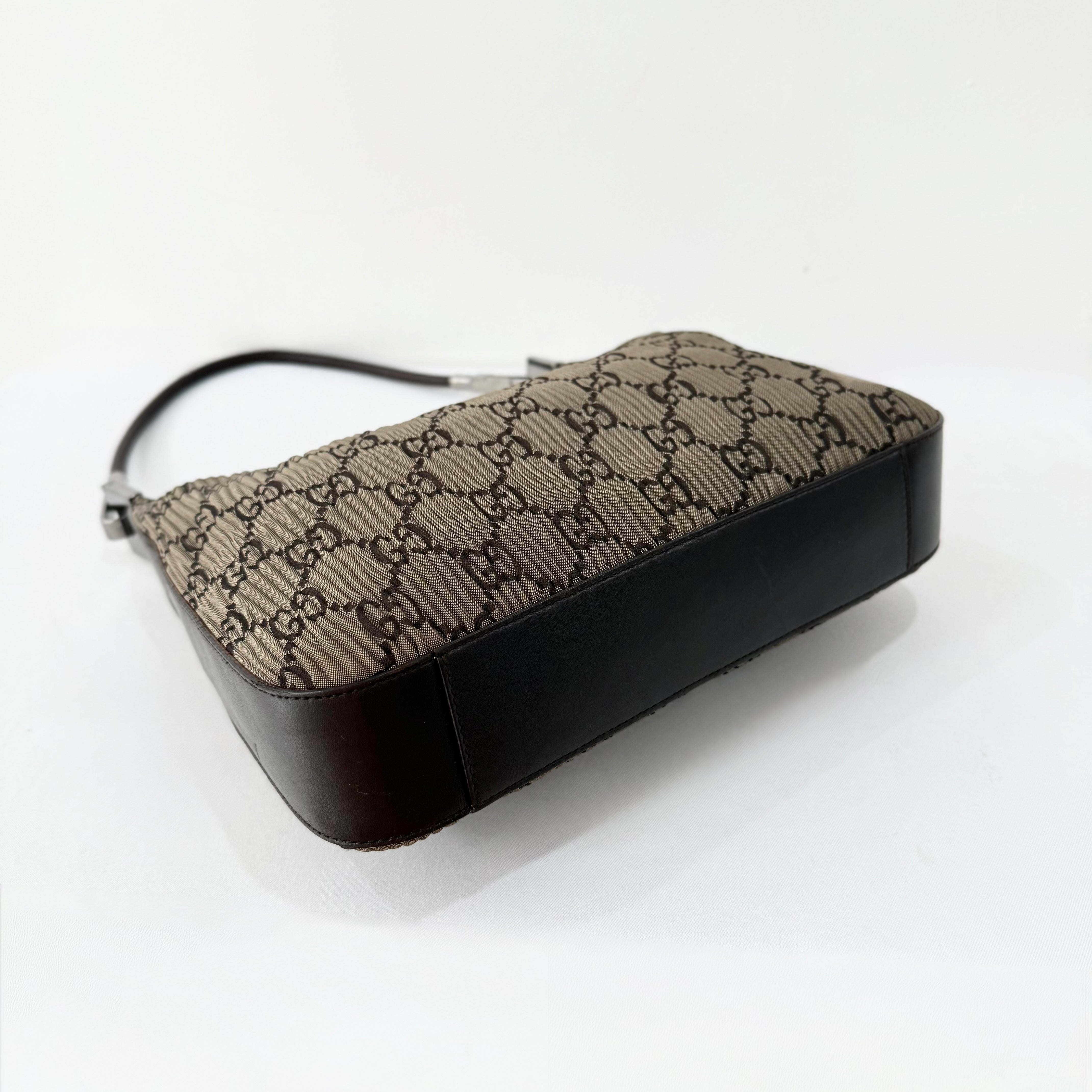 (RESERVED) Gucci Brown Monogram GG Clasp Hobo Brown