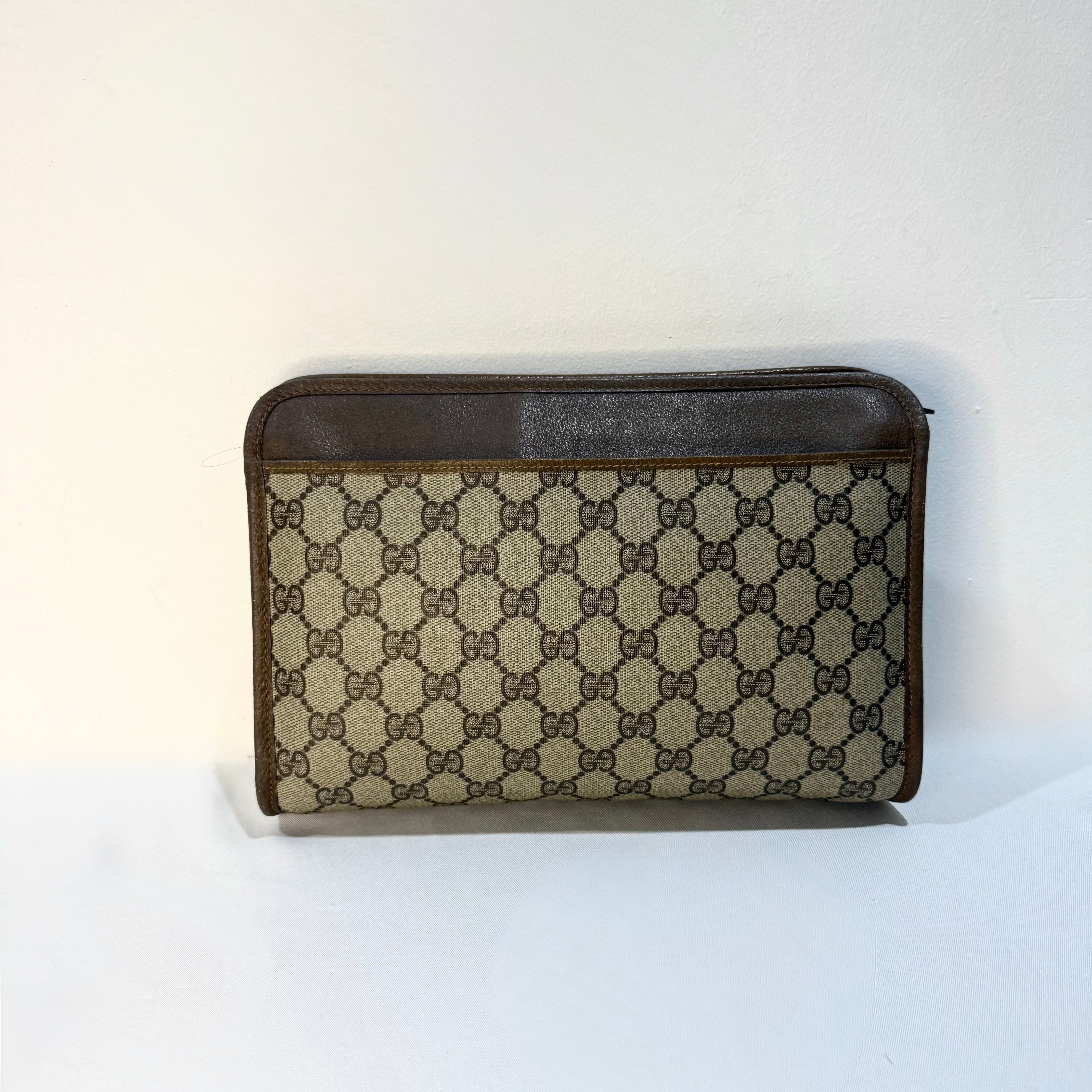 GUCCI GG Supreme Pochette Bag