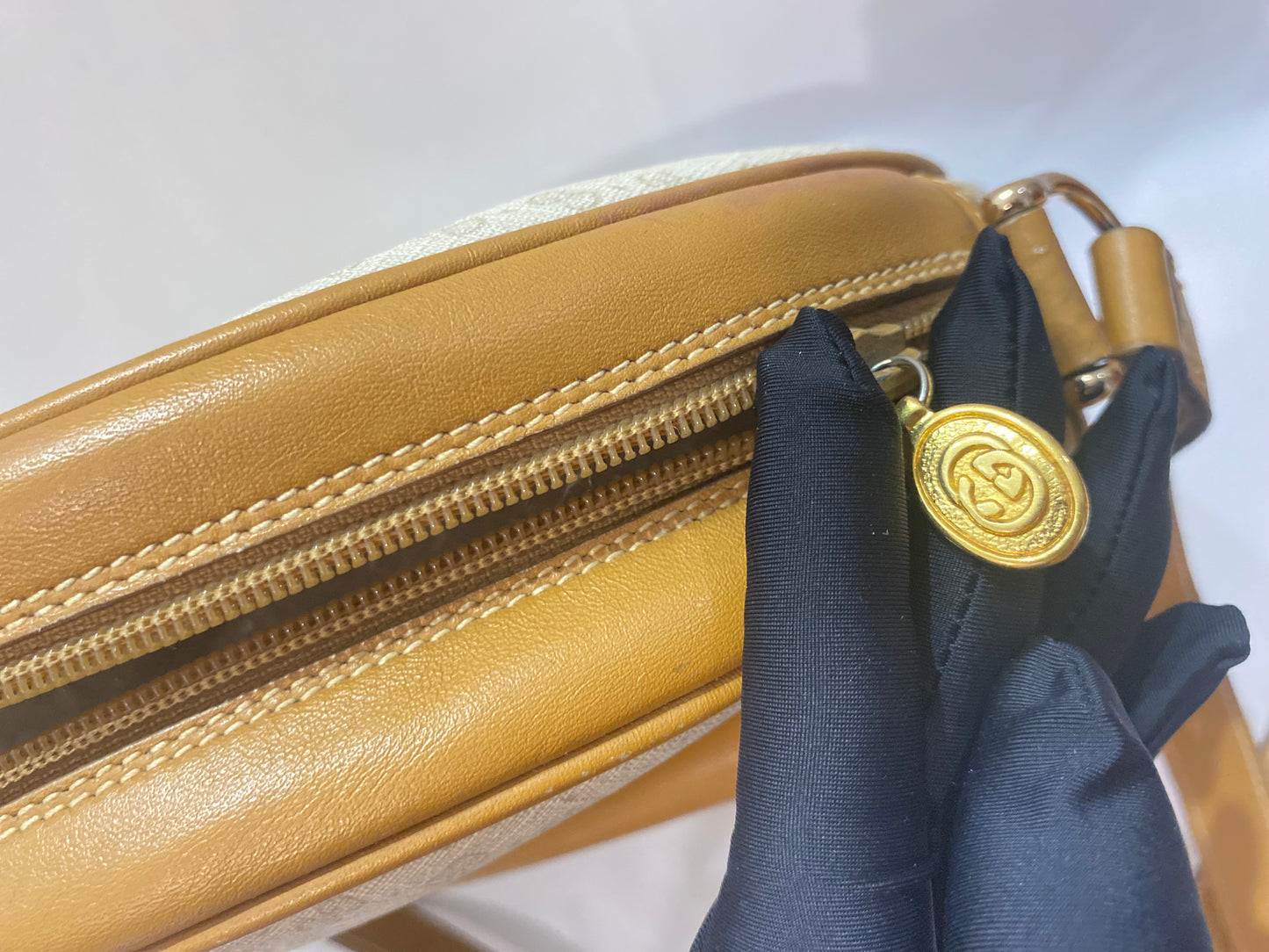 Gucci Vintage GG Canvas Crossbody Shoulder Bag