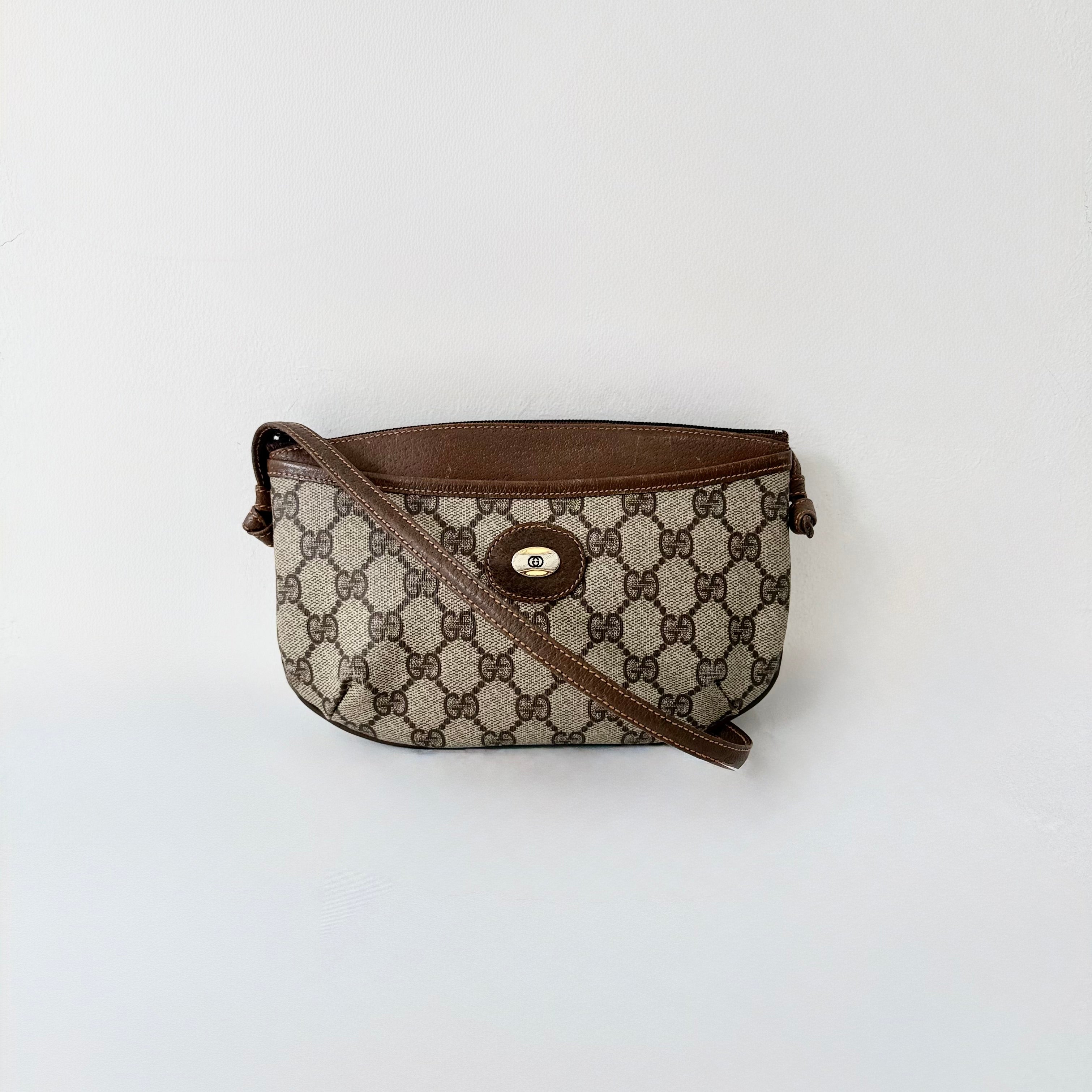 GUCCI GG Supreme Crossbody 
