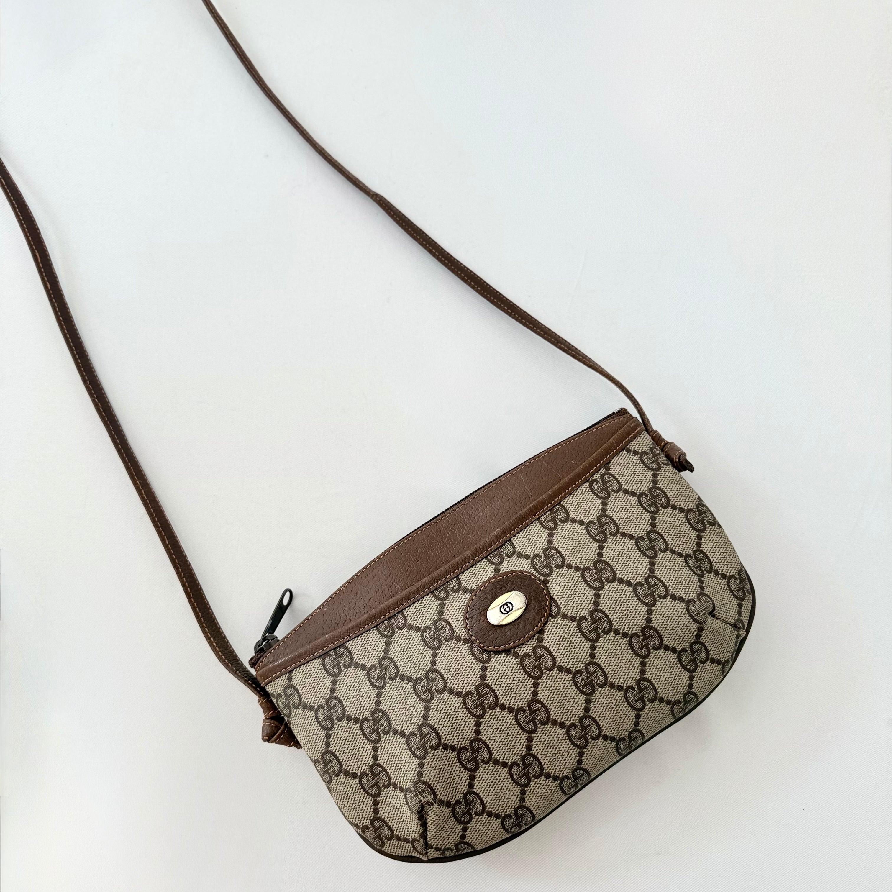 GUCCI GG Supreme Crossbody 