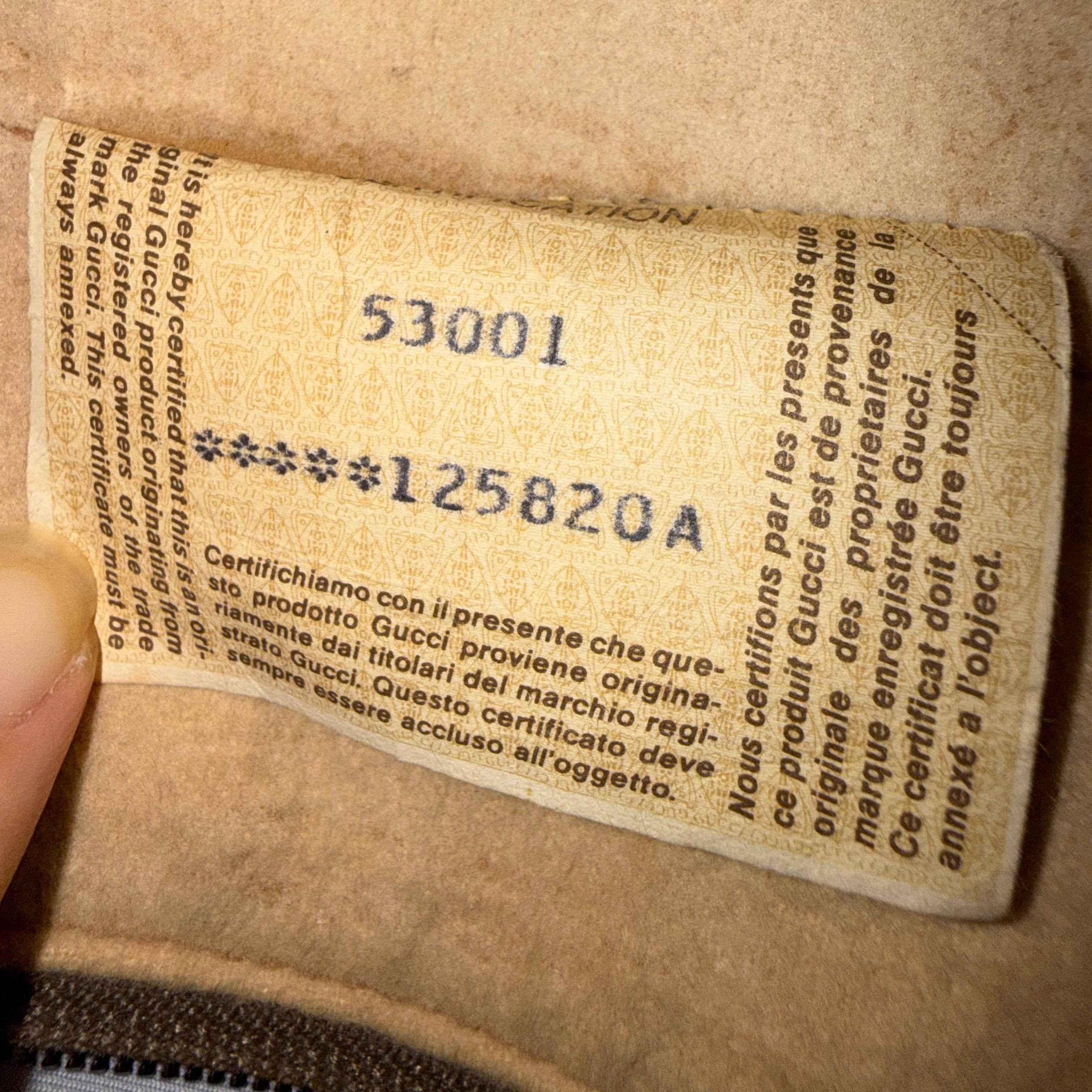 GUCCI GG Supreme Crossbody 