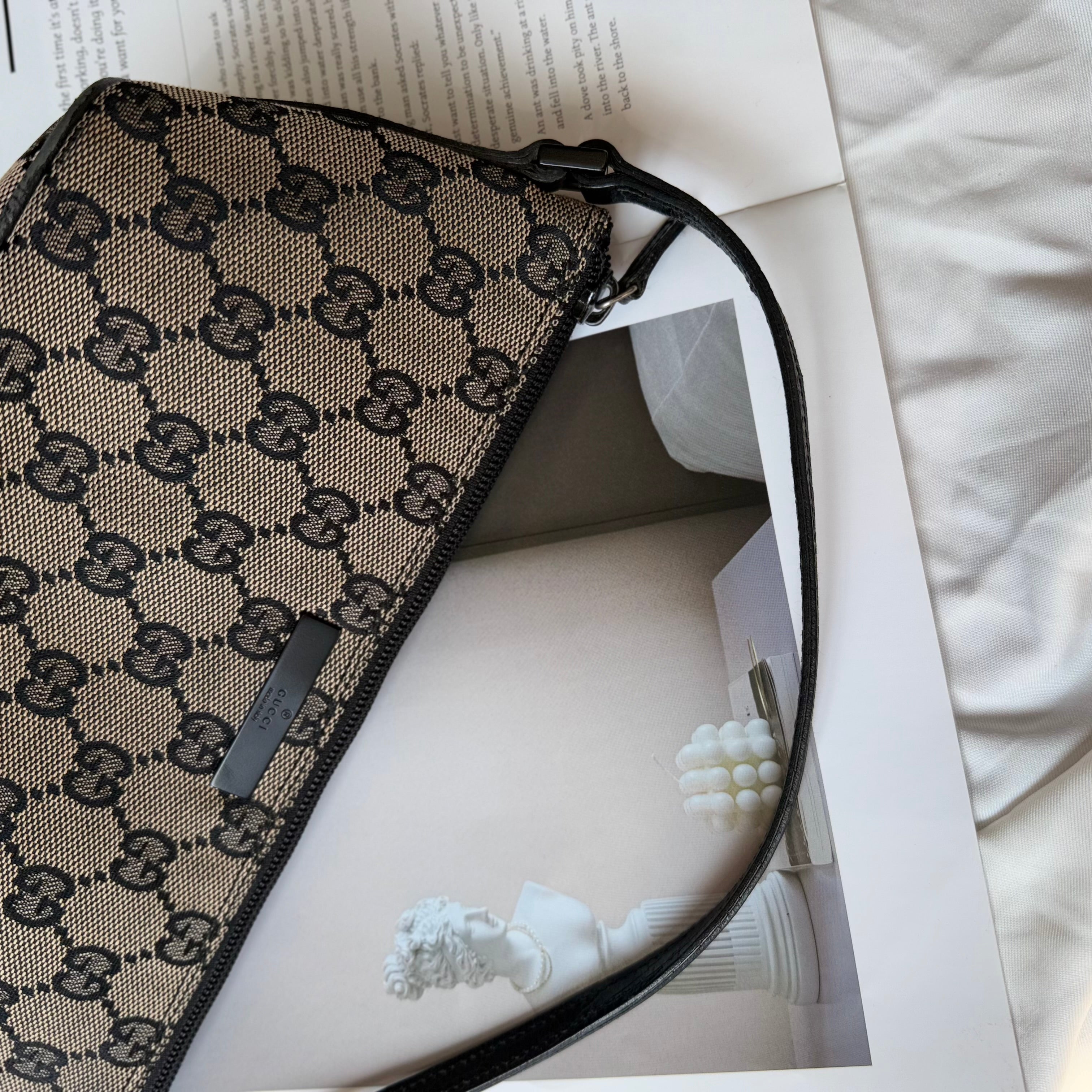 (Reserved) Gucci Vintage GG Canvas Boat Baguette Bag Black