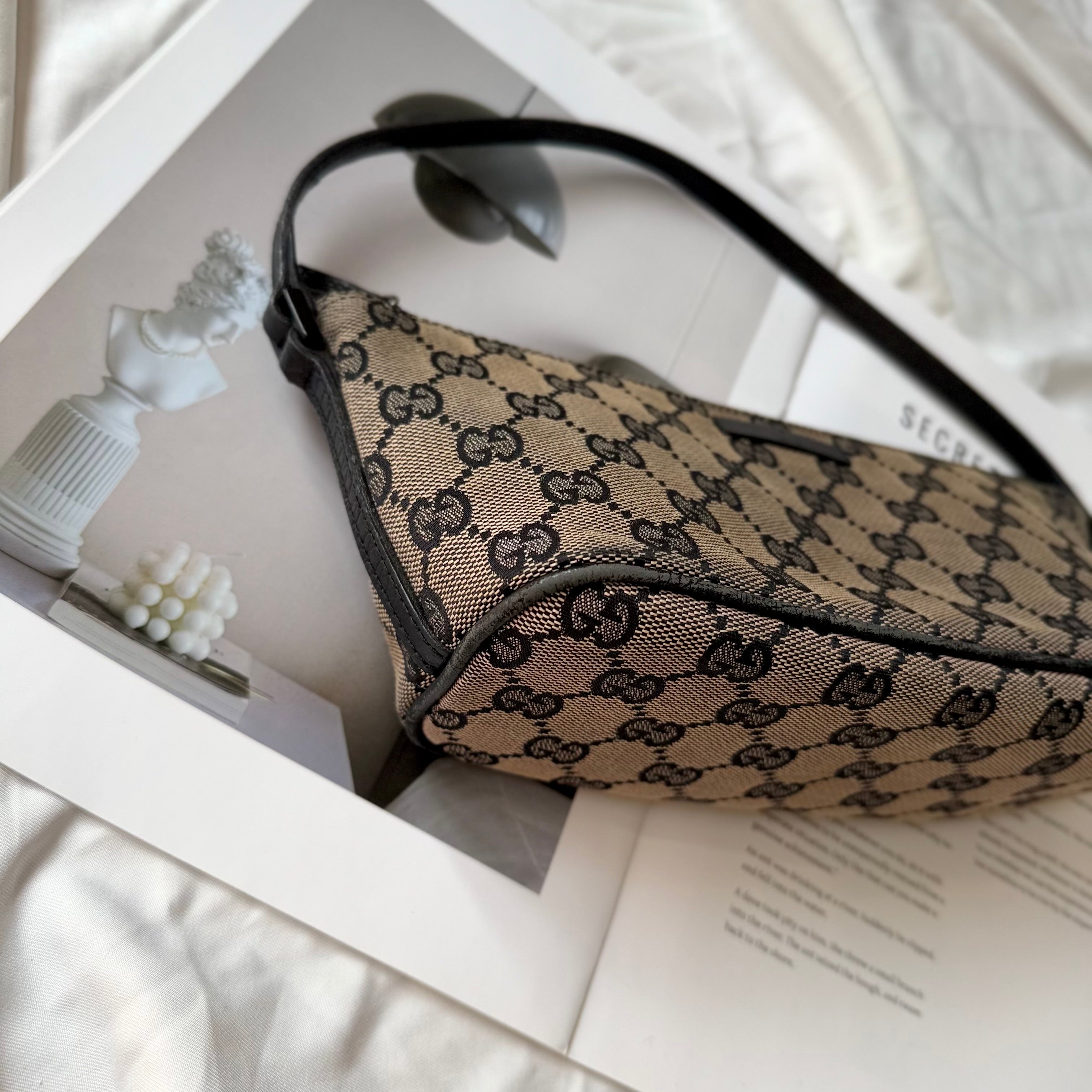 (Reserved) Gucci Vintage GG Canvas Boat Baguette Bag Black