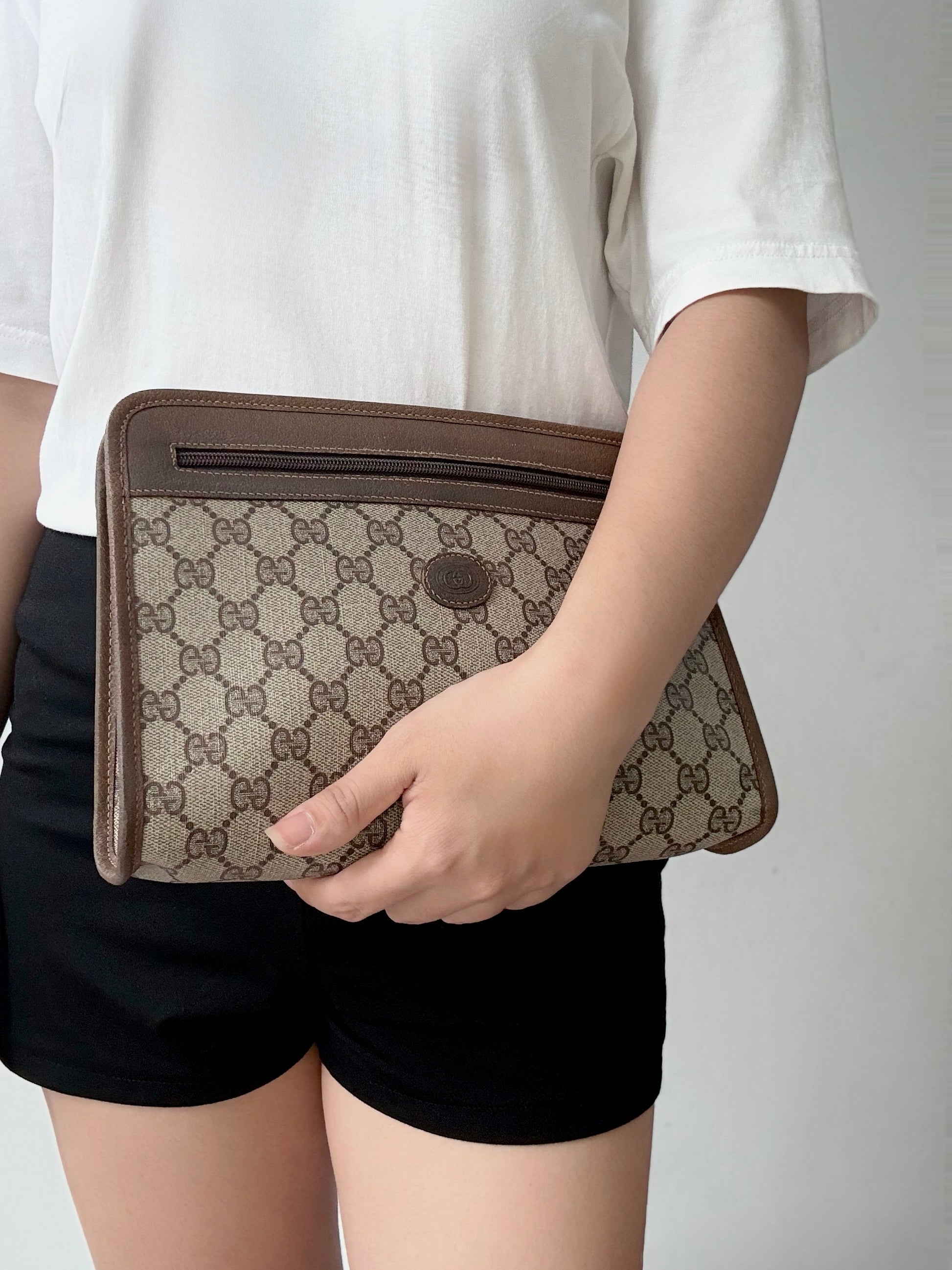 GUCCI GG Supreme Pochette Bag