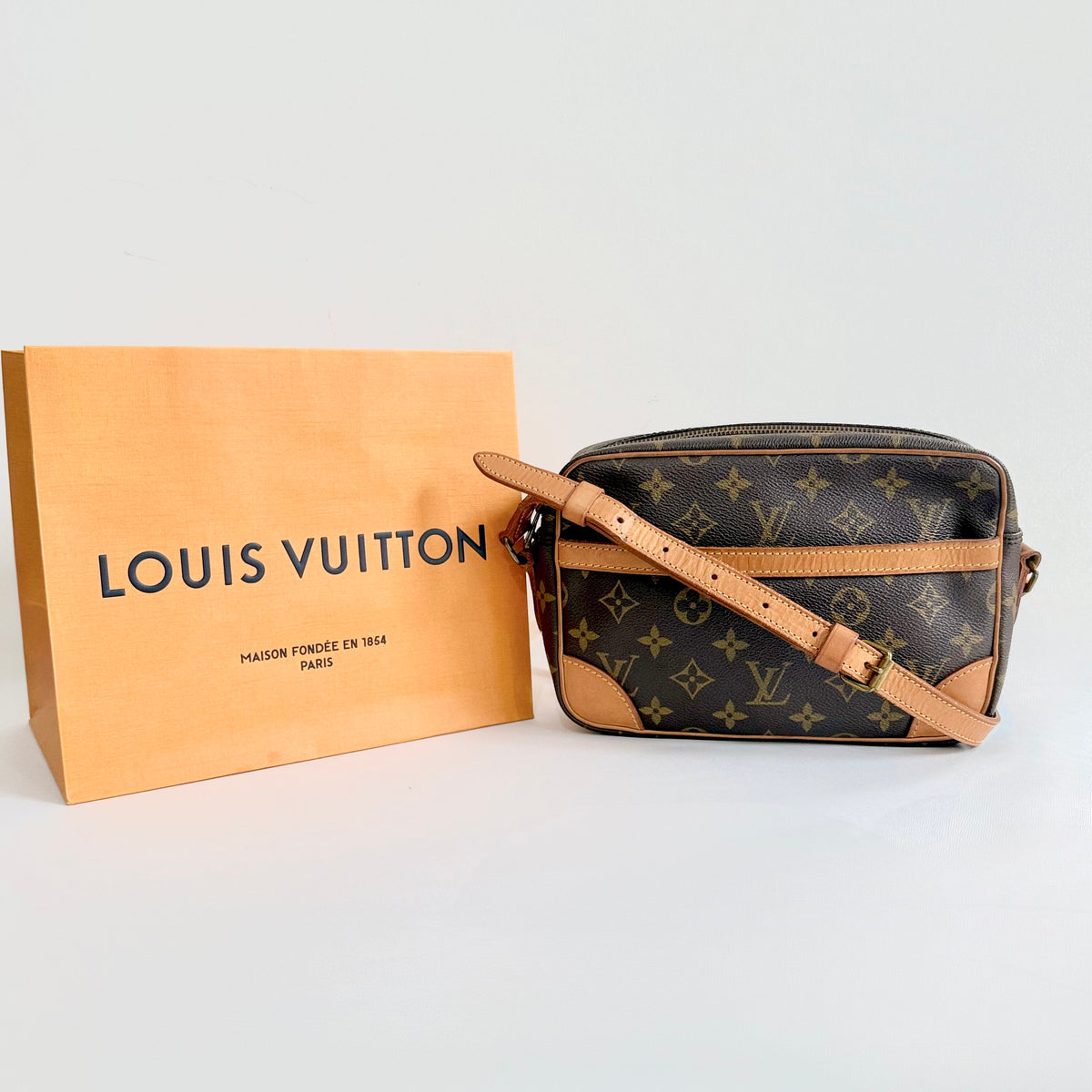 Louis Vuitton Trocadero 23 Monogram