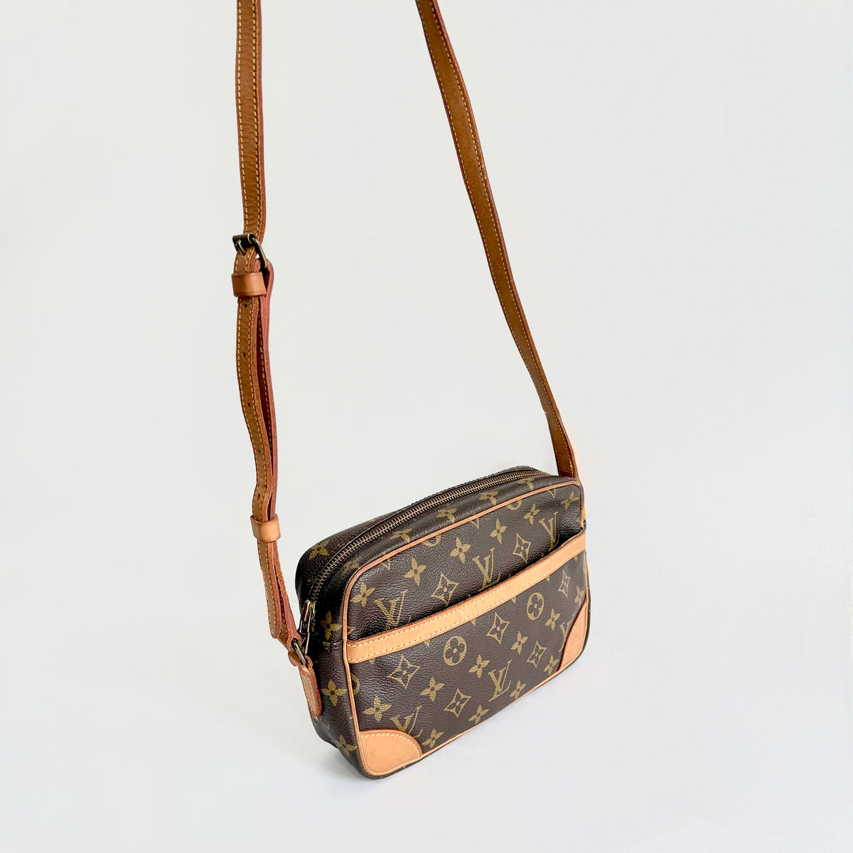 Louis Vuitton Trocadero 23 Monogram