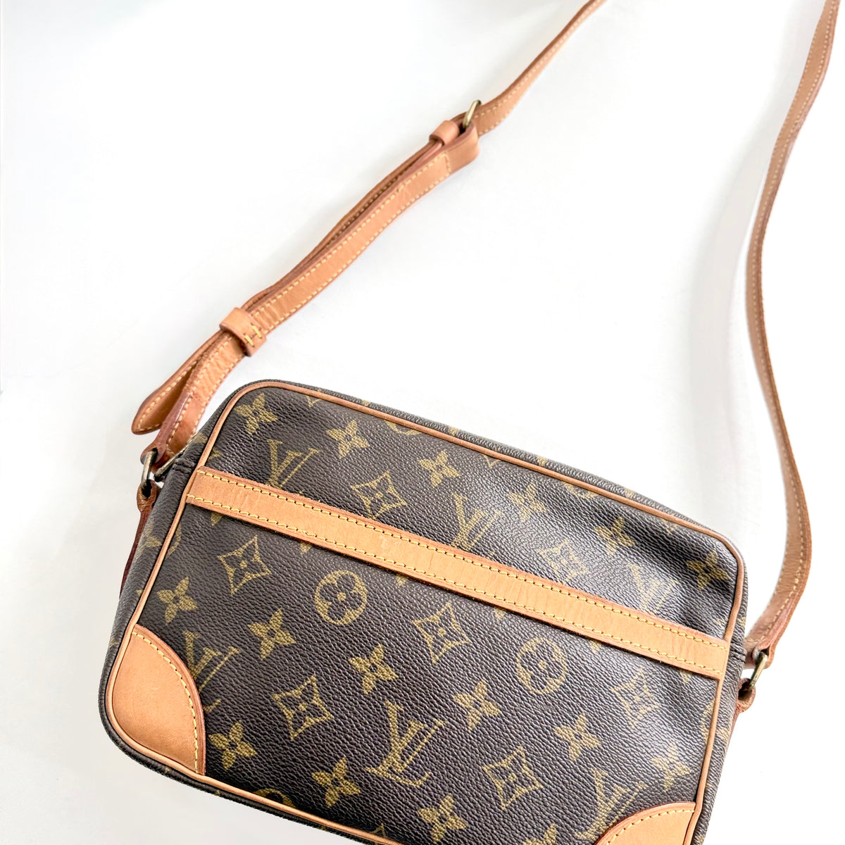Louis Vuitton Trocadero 23 Monogram