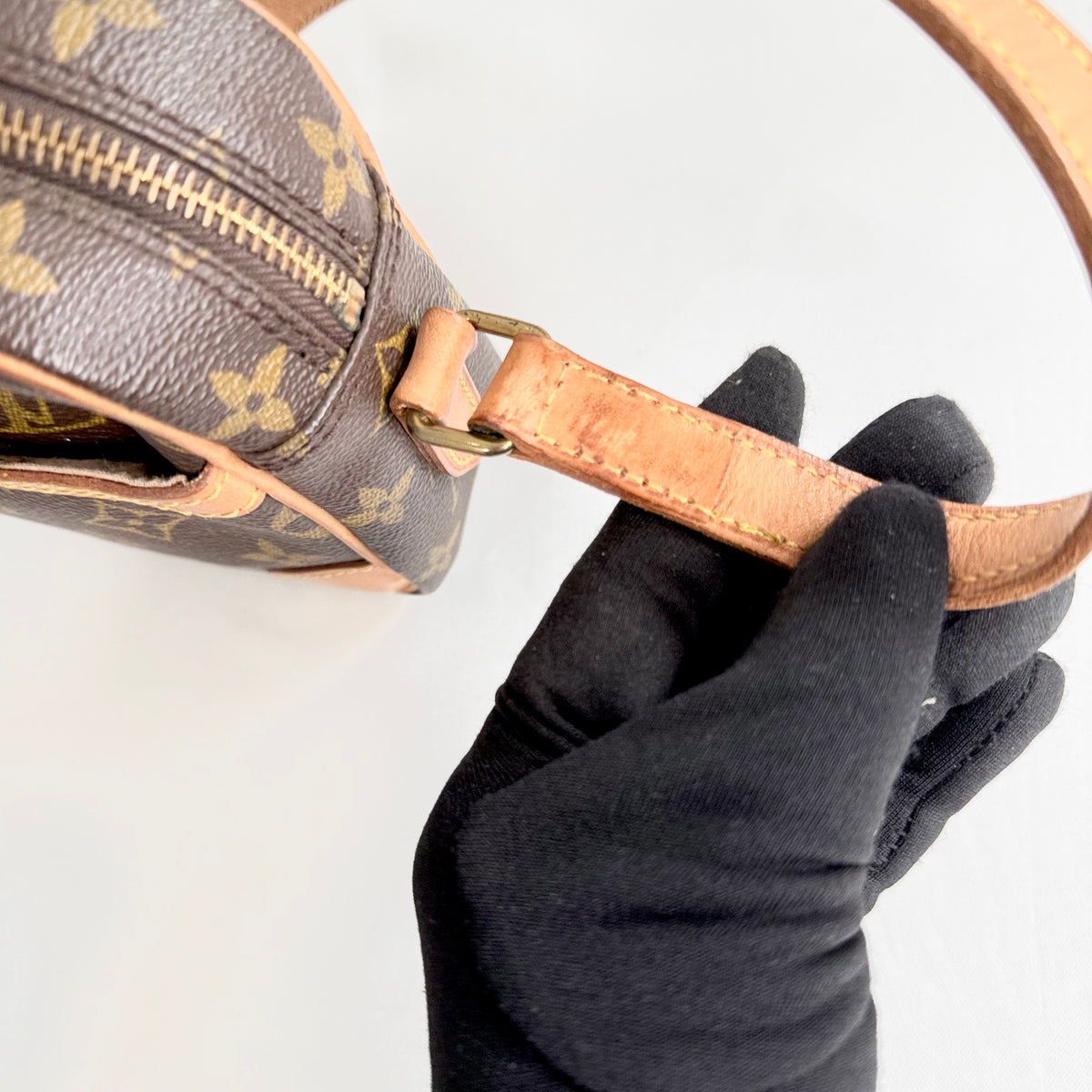 Louis Vuitton Trocadero 23 Monogram