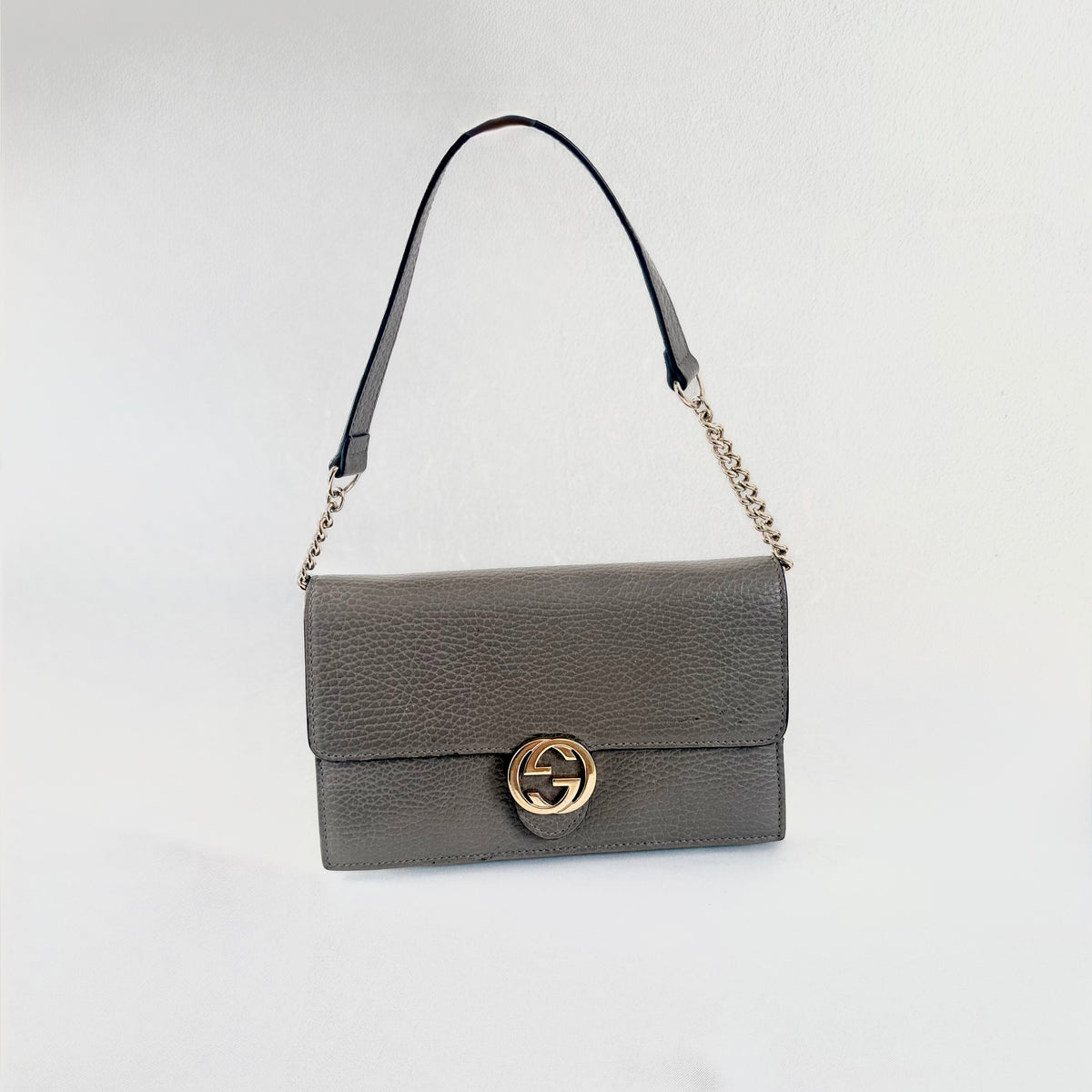 Gucci Interlocking G Wallet on Chain