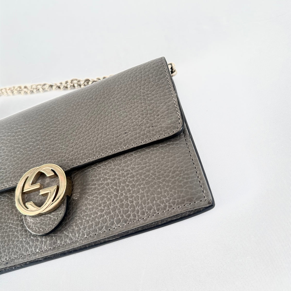 Gucci Interlocking G Wallet on Chain