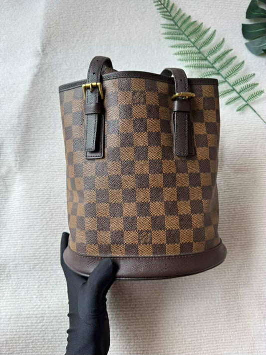Louis Vuitton Damier Marais Shoulder Bag
